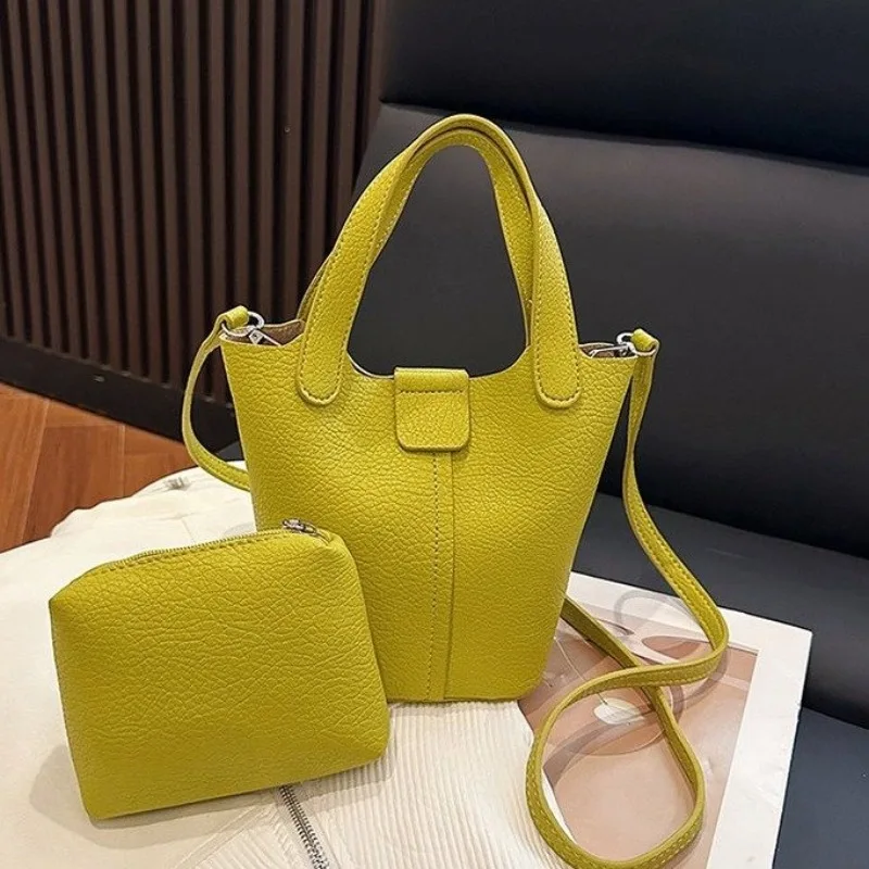 

Elegant Evening Clutch With Detachable Chain For Women Convertible Underarm Bag For Parties And Formal Occasions