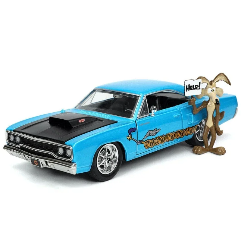 

1:24 Plymouth Roadrunner Coyote Doll Diecast Model Car Alloy Car Model Toy Static Display Classic Animation Collection Z21