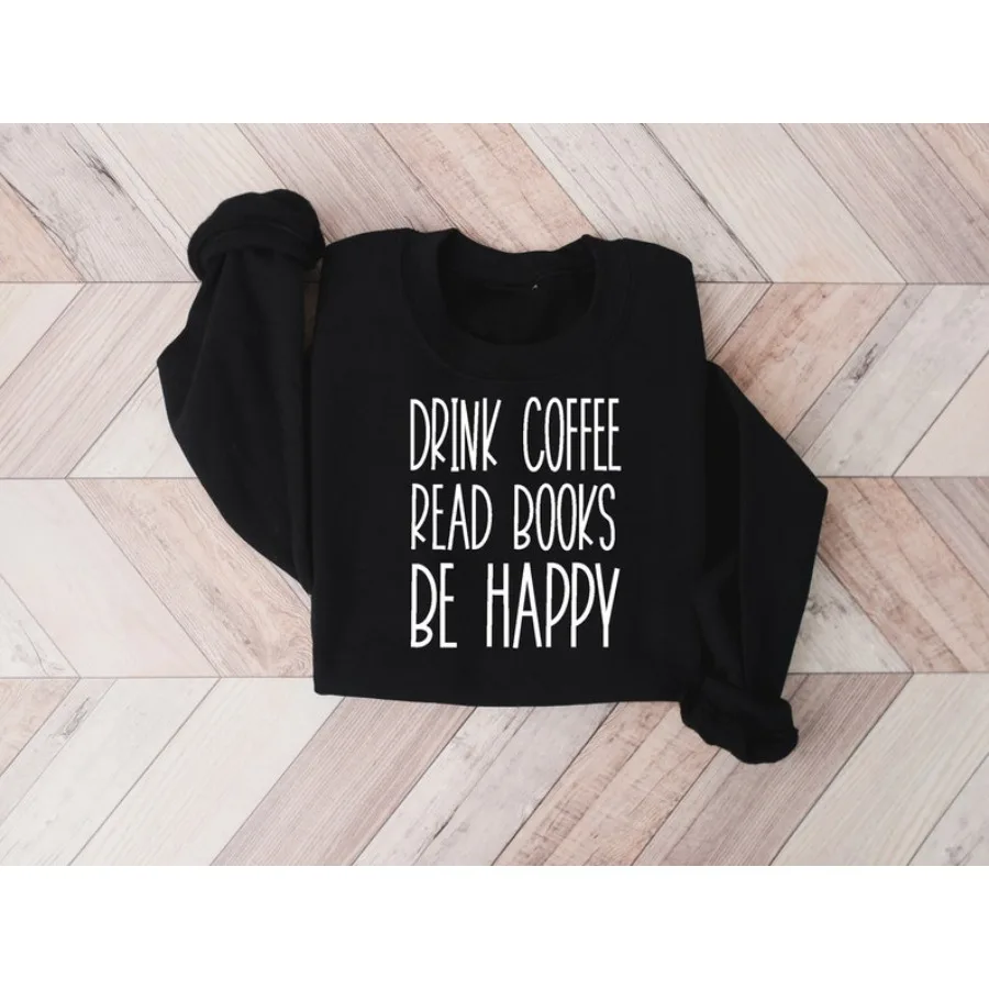 

Толстовка унисекс для пар. Персонализированный топ с принтом спереди для удобства. Подходит для повседневной носки пар. Осенью.