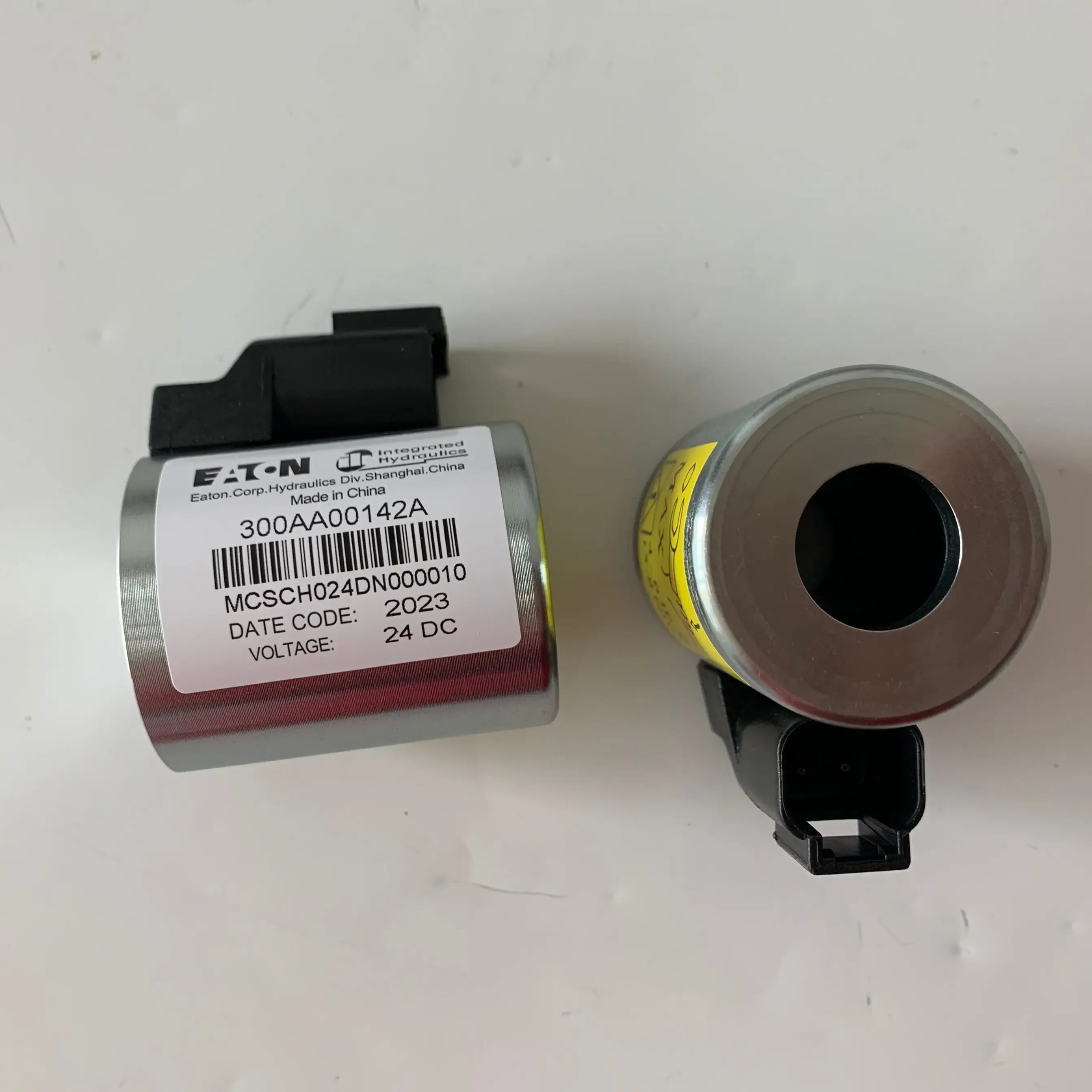 300AA00142A MCSCH024DN000010 Coil for solenoid valve eat on vick ers IH original from USA HYDRAFORCE SUN HYDRAULICS in stock
