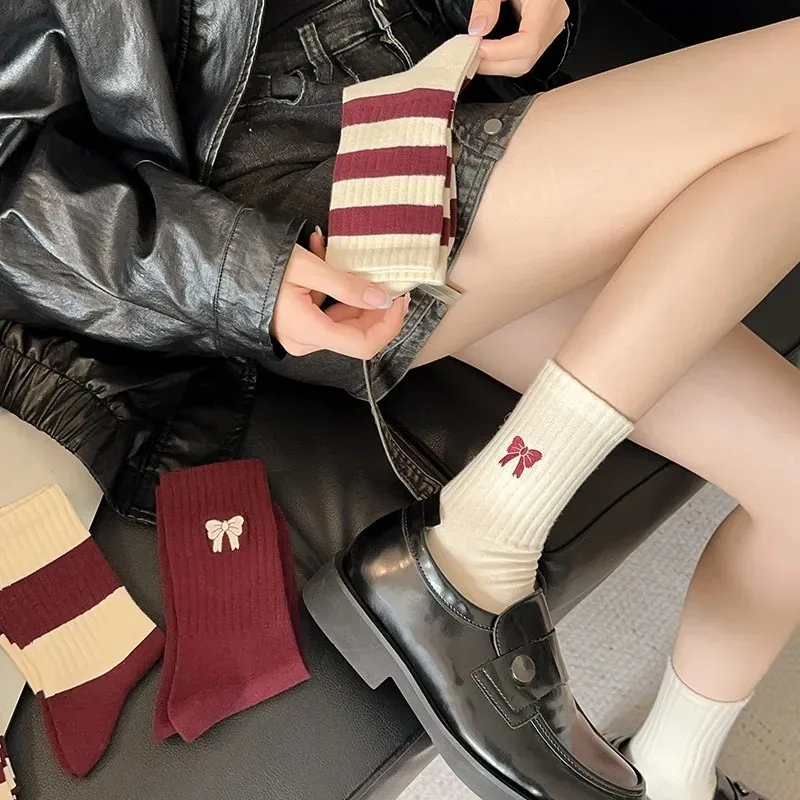 

Women's Cherry Color Trendy Striped Autumn and Winter New Mid-tube Socks Ankola Color Versatile Socks