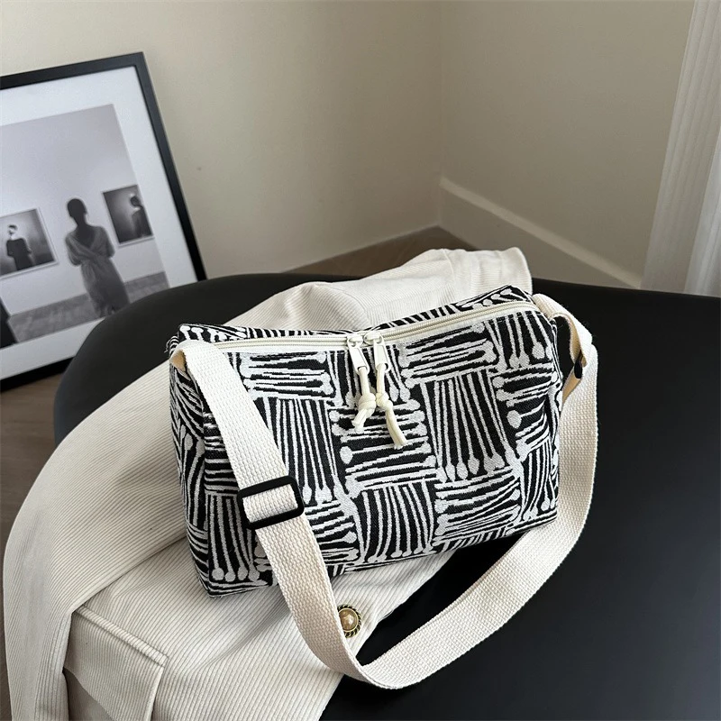 

Холщовая сумка большой вместимости, новая модель 2025 года, осенне-зимняя универсальная повседневная сумка через плечо для учебы и ежедневных поездок