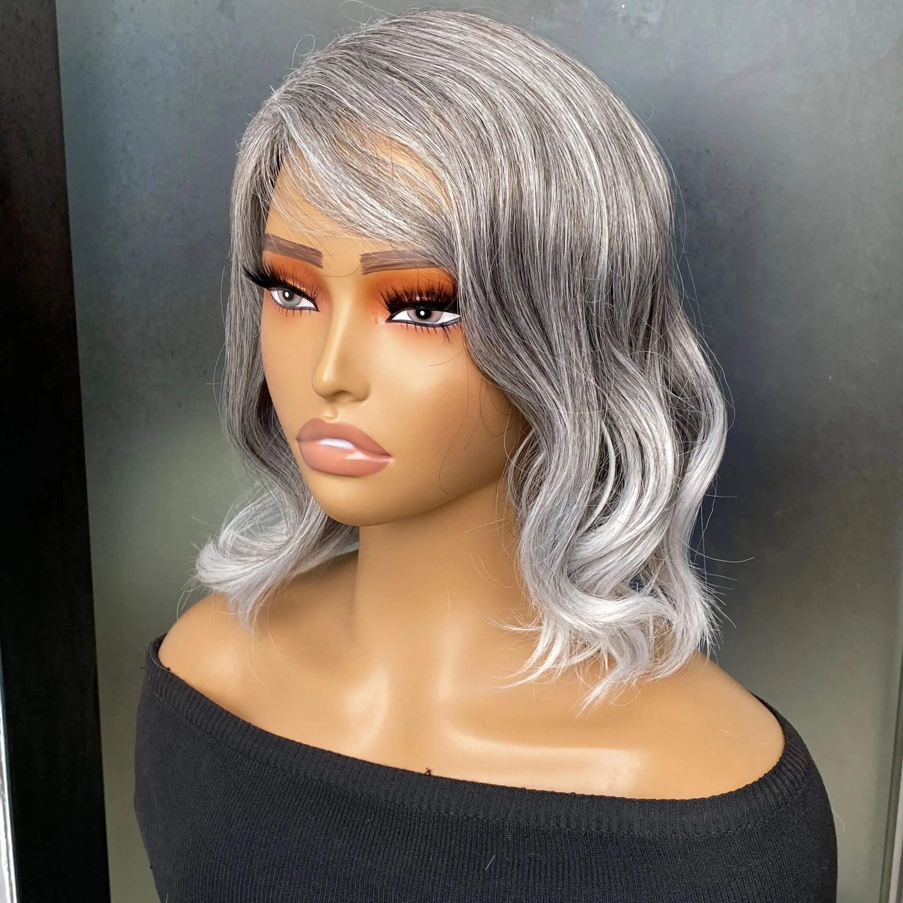 Synthetic Short White Silver Wigs for Women Ombre Grey Wavy Bob Wig Synthetic Hair for Women