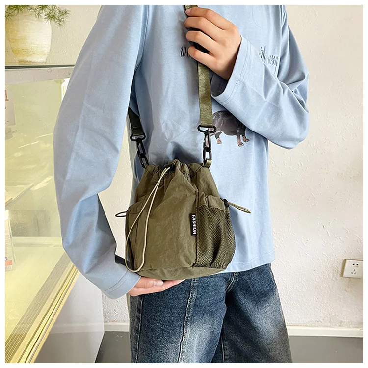 2026 Frühling Nylon Casual Umhängetasche für Damen, Modische Kordelzug-Beuteltasche, Vielseitige Handytasche für Unterwegs – Detail 8