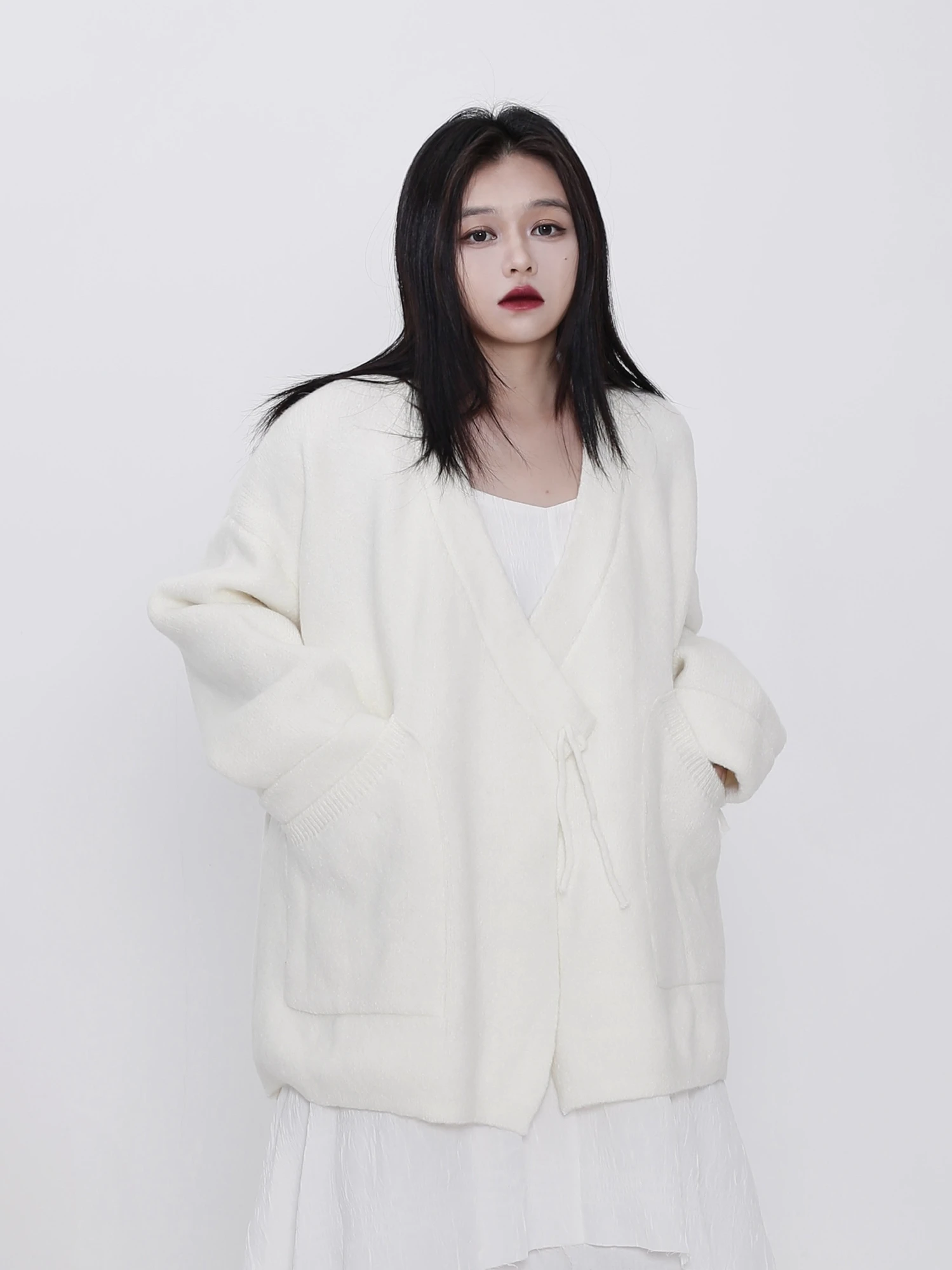 UMI MAO Winter Jaket Women New Oblique Buckle Design Door Collar Strap Off White Lazy Style Knitted Sweater Cardigan Coat