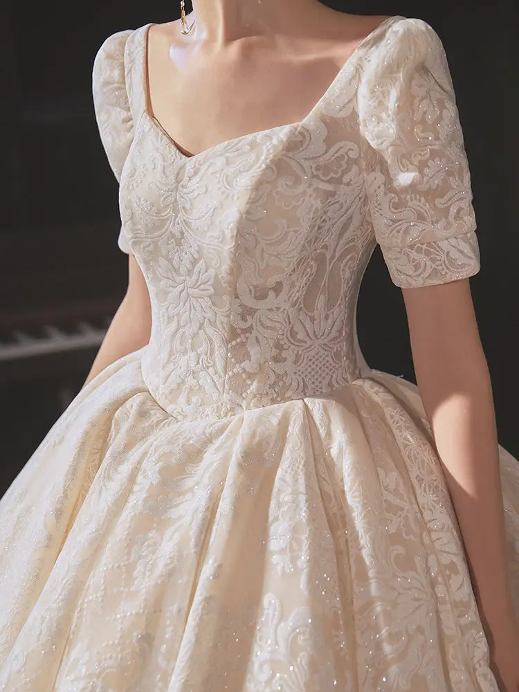 The main wedding dress 2023 new drag exhaust quality court bride high-end retro texture French simple square collar