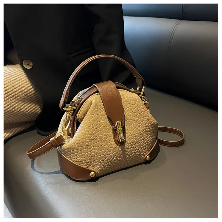 

Winter Hot New Women's Fashion High-End Crossbody Bag Niche Luxury Design Handbag Temperament Versatile Women's Bag
