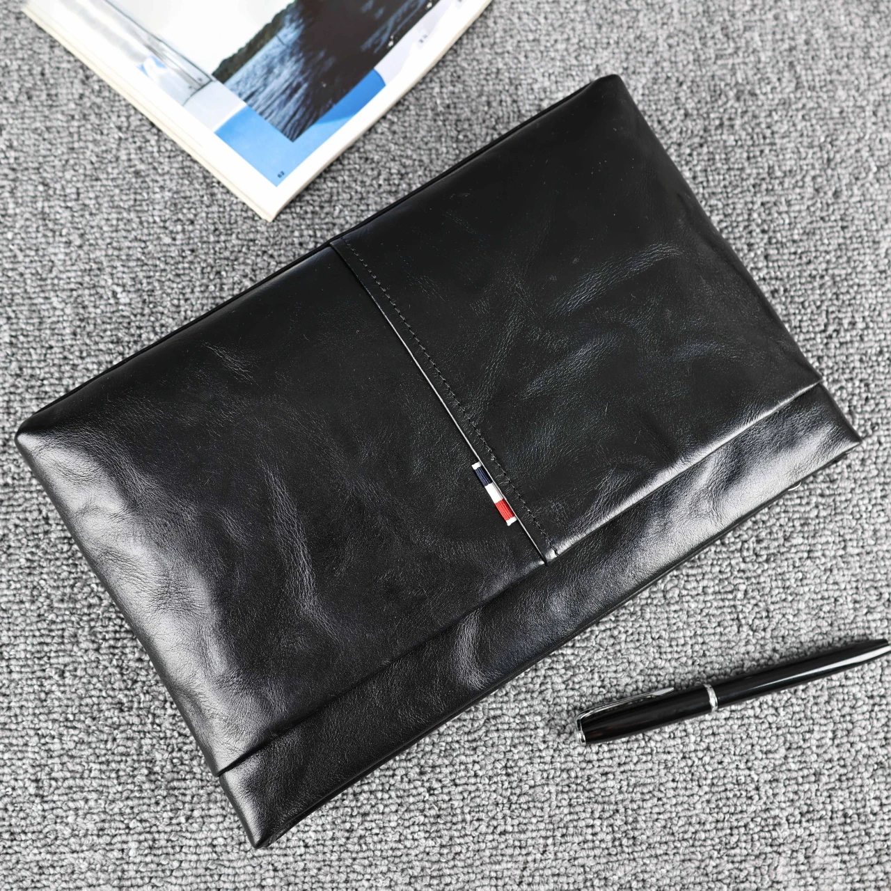 High Capaci Men's Leather Envelope Bag Top Layer Cowhide Vintage Handbag Luxury Wallet Handheld Soft Leather Purse for Youth view 6