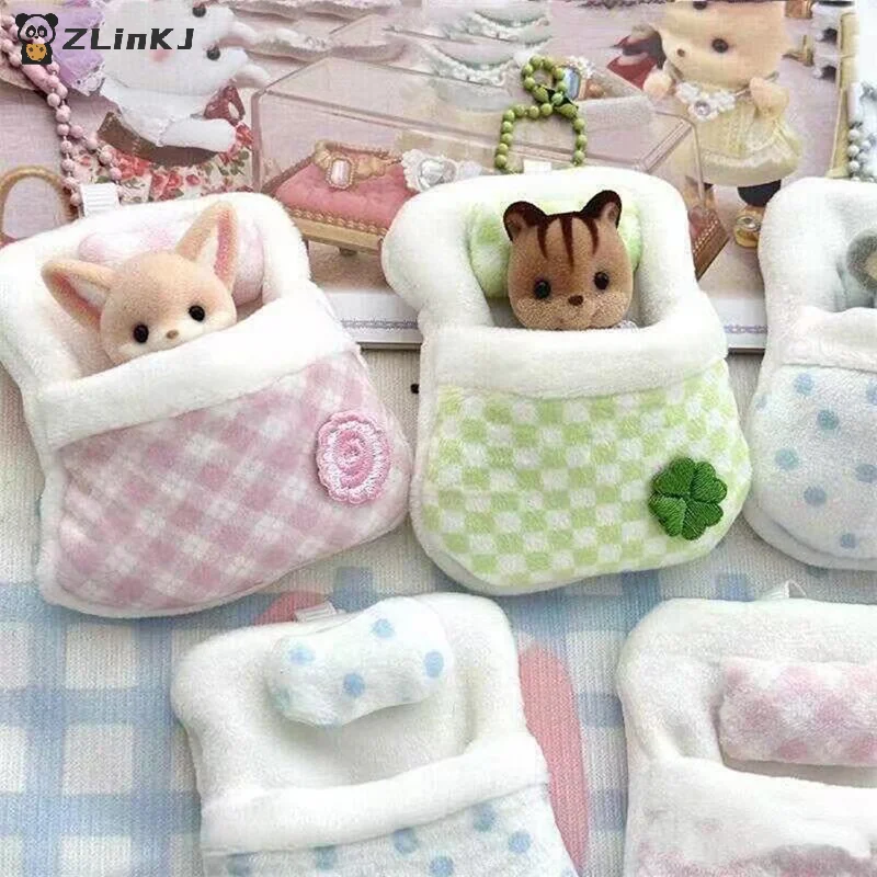 ▶1Pcs Cute Plush Four-leaf Clover Doll Bed 8*6*1CM Soft Sleeping Bag Mini Doll Room Decoration Furniture Doll Accessories
