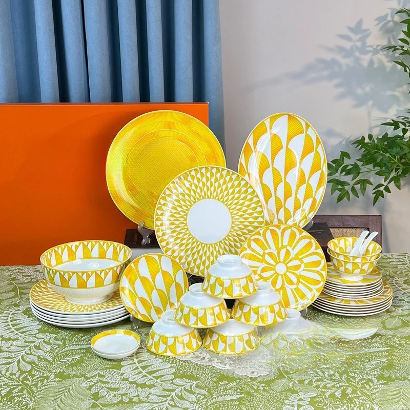 Luxury Fine Bone Plates Dinner Sets Yellow China Dinnerware Set Breakfast Bowl And Plate Set Vajillas Completa Tableware