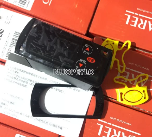 RCDIS1E0A0-RCDIS1EOAO Italian Carel Thermostat