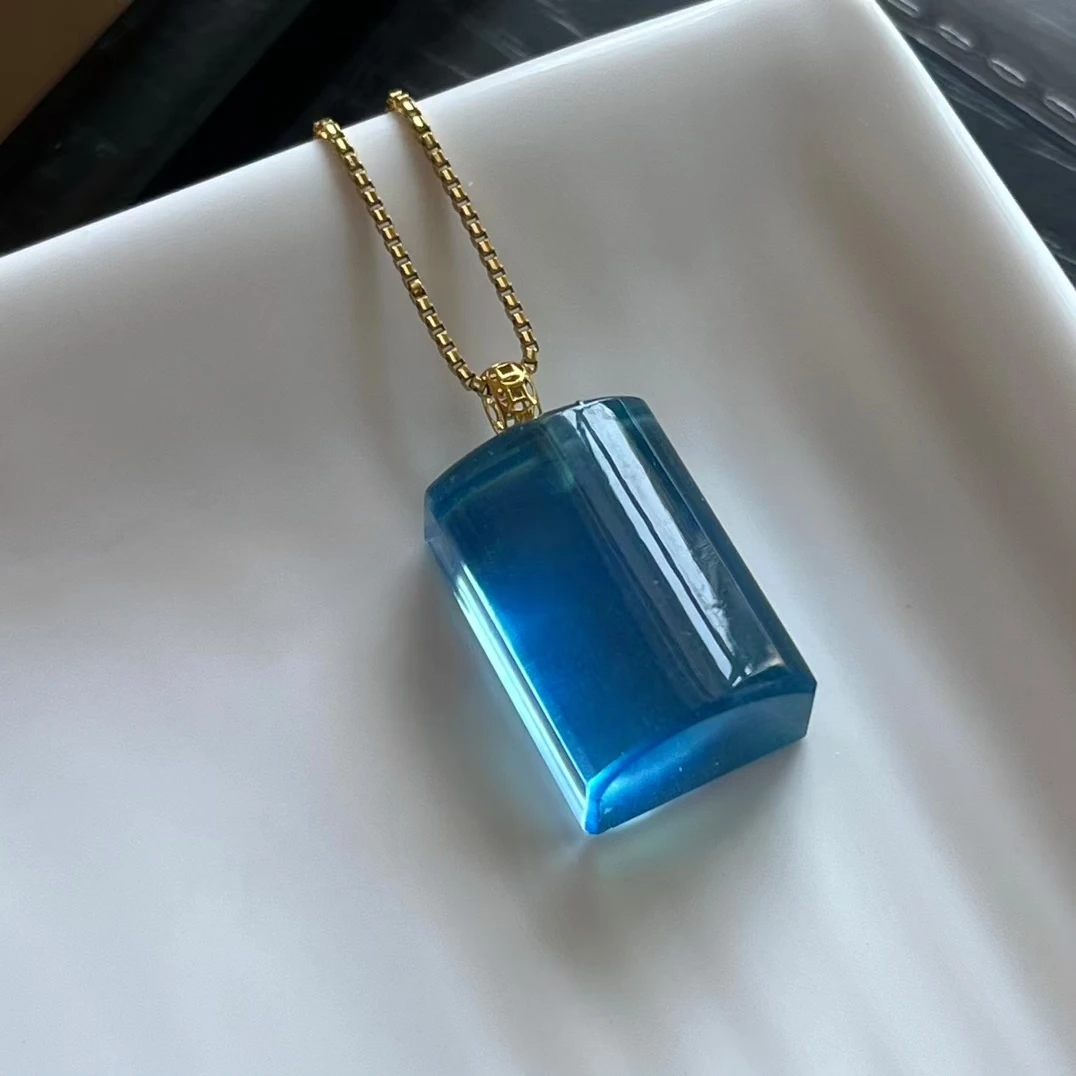 

Genuine Natural Blue Aquamarine Bead Pendant Aquamarine Brazil 21.2x14.5mm 18K Gold Women Fashion Jewelry AAAAAA