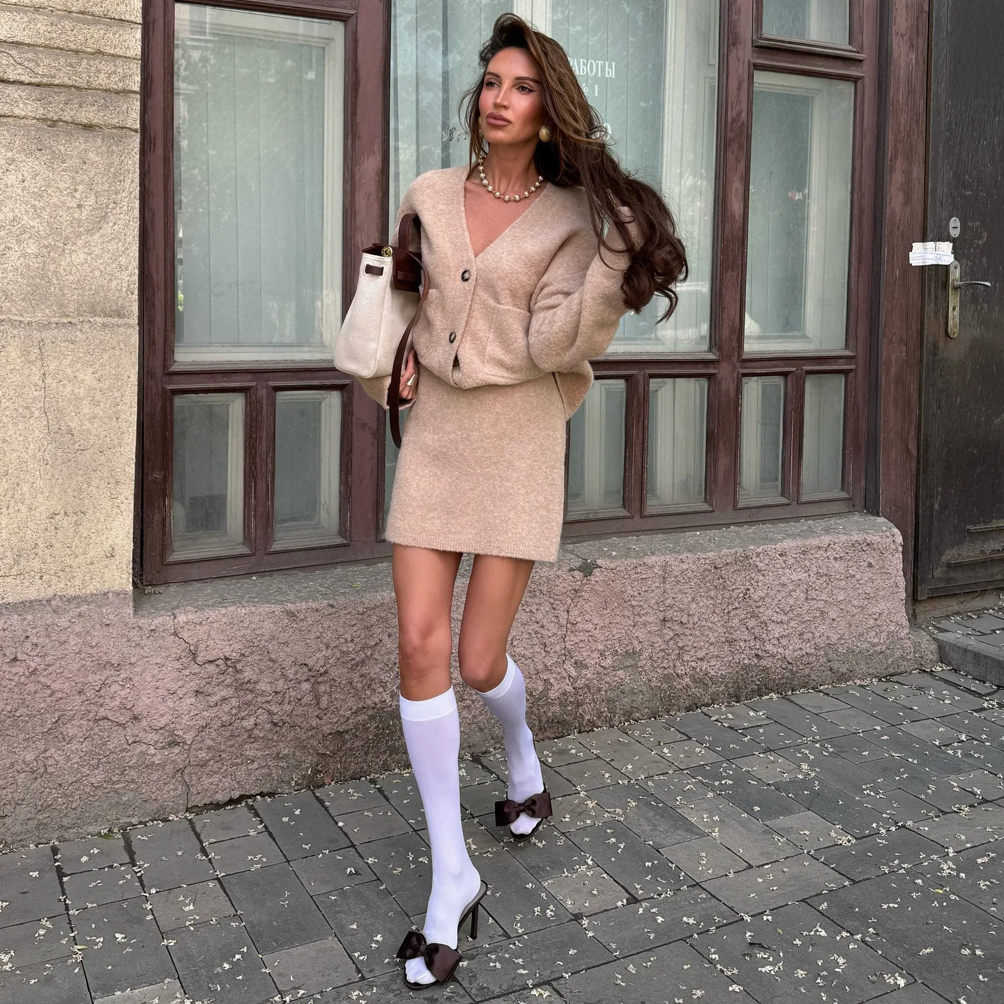 ชุดกระโปรงผ้าขนสัตว์สไตล์หมิงหยวน คอลเลคชั่นฤดูใบไม้ร่วงและฤดูหนาว เสื้อแจ็คเก็ตคอวีทรงหลวม กระโปรงทรงเอเอวกลางความยาวครึ่งตัว ชุดสองชิ้น