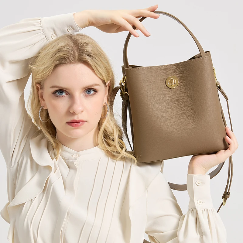 Damska torebka ze skóry licowej, duża pojemna torba typu bucket bag, skóra bydlęca, prawdziwa skóra, miękka torba na ramię, listonoszka.