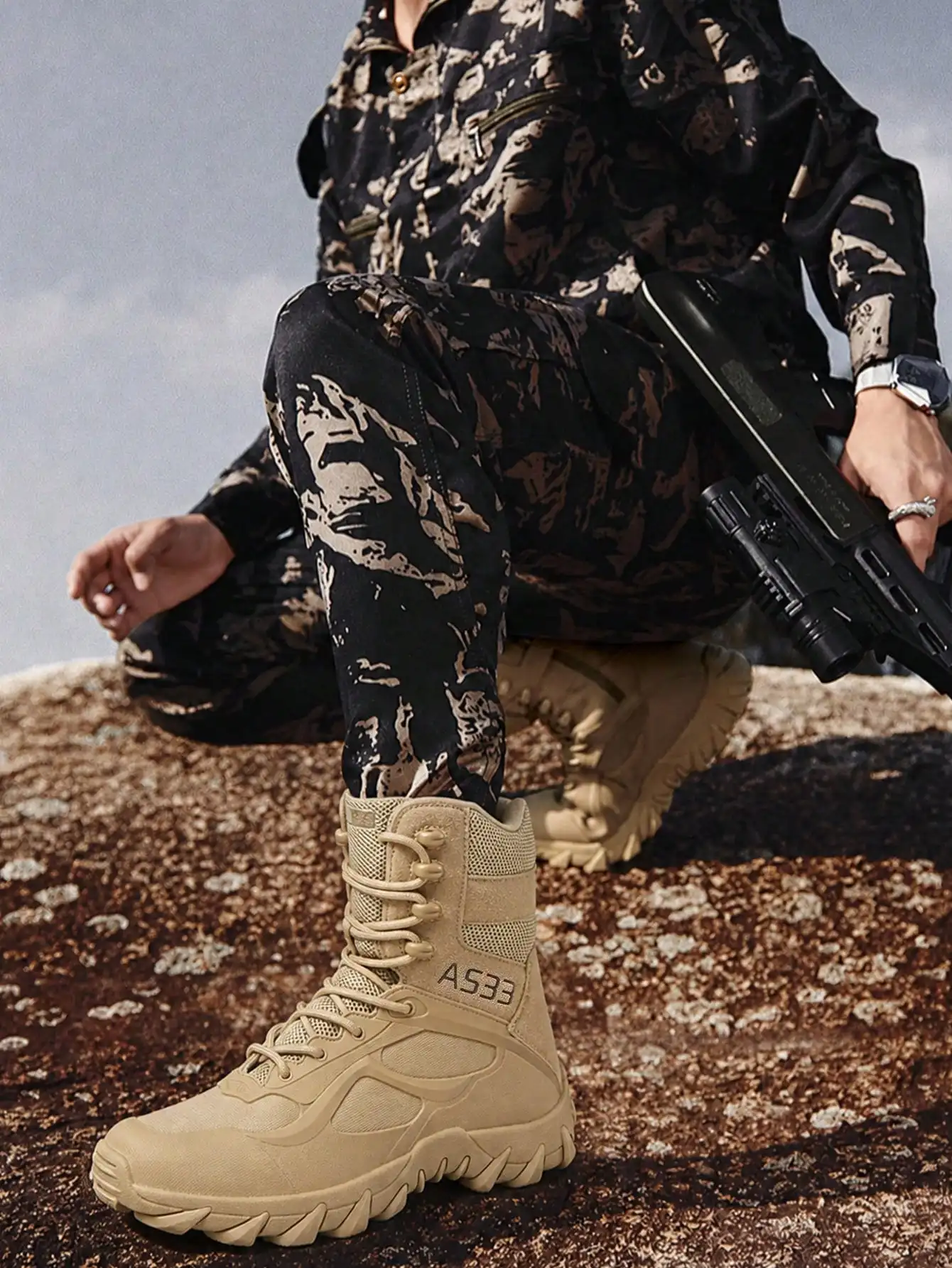 Tactical Boots Men Combat Outdoor Boots Breathable Lightweight Anti Slip Military Style Hiking Work Boots Sand Khaki