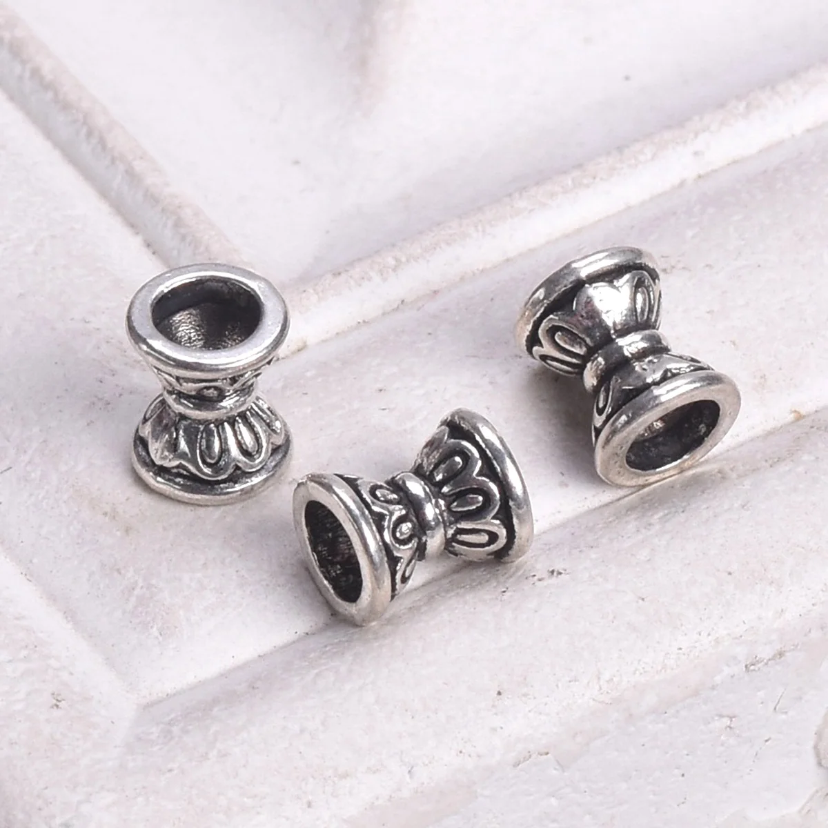 30pcs Hollow clessidra forma oro antico/argento tibetano colore 6.5x5.5mm perline distanziatrici in metallo sciolto per la creazione di gioielli fai