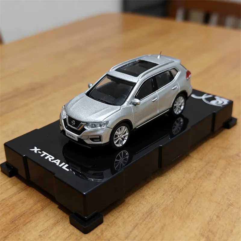 

Масштабная модель внедорожника X-TRAIL 1:64, литая из металла, коллекционная, имитация, миниатюрная, для детей, игрушка, подарок