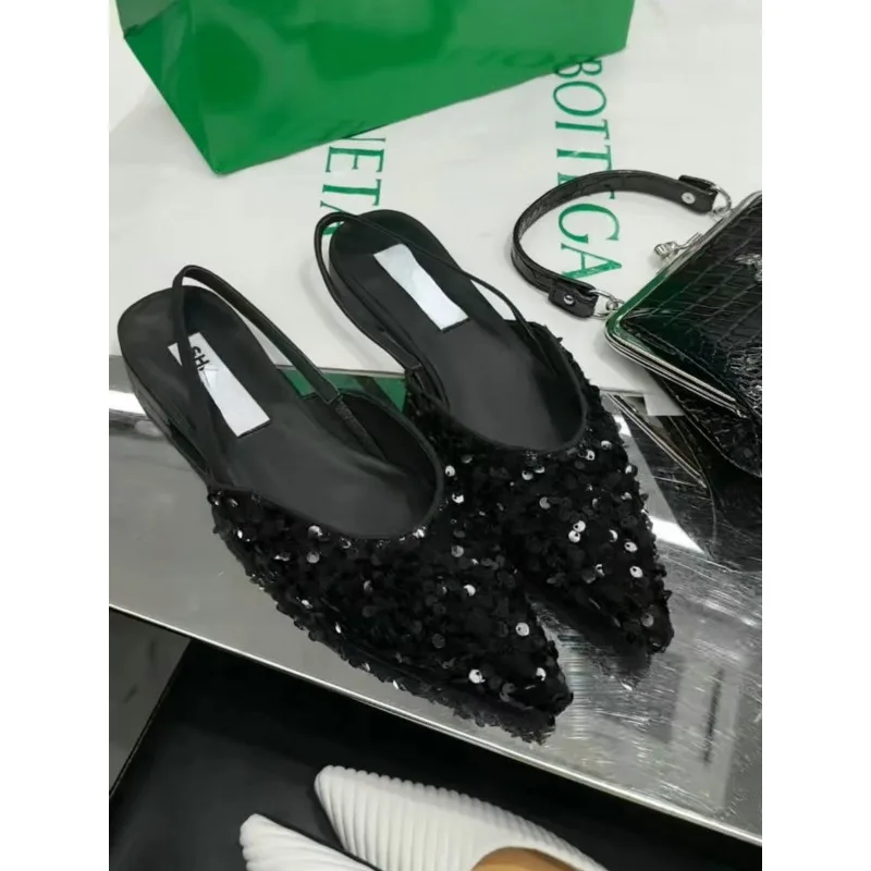 Zapatillas scarpe da donna a punta primavera estate nuove scarpe basse versatili sandali con paillettes scarpe Lolita Tênis Zapatos Para Mujeres