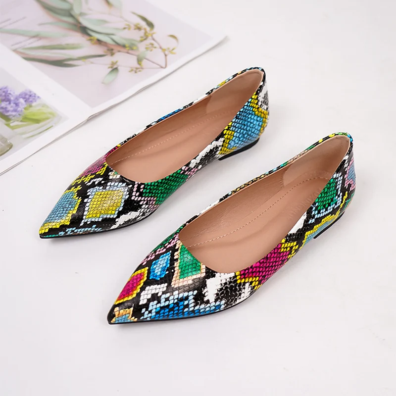 New Summer Women Comfortable Casual Shoes Flats Shallow Mouth Soft Bottom Pointed Toe Shoes Snake Prints Open Shoes