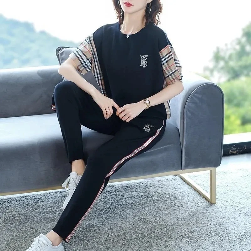 Women\'s Spring And Summer New Casual Suit Fashion Korean Splicing Colour Sports Short Sleeve Crop Top Pencil Pants Two Piece Set