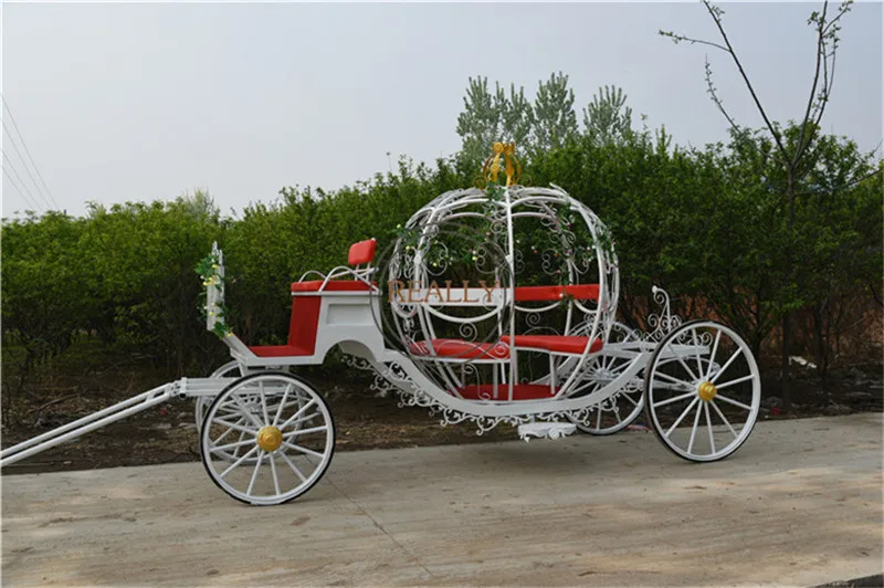 OEM Carriage Hotel Exhibition Props Electric Horse Carriage for Sale Wedding Horse Carriage with Electric Motor