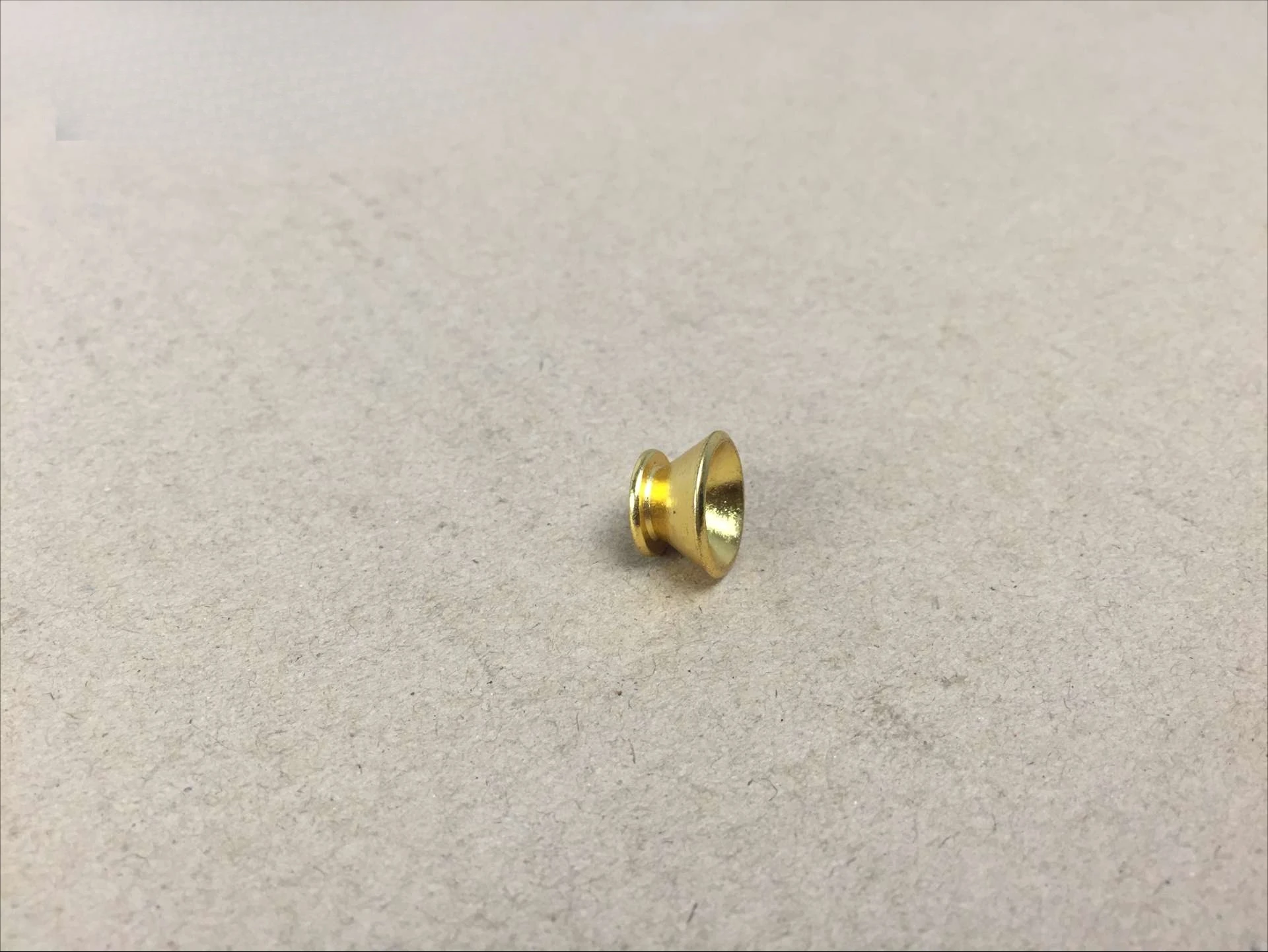 기타 미디엄 스트랩 버튼 스트랩 버클 고급 구리 테일 딩 나사 패드 포함 골드