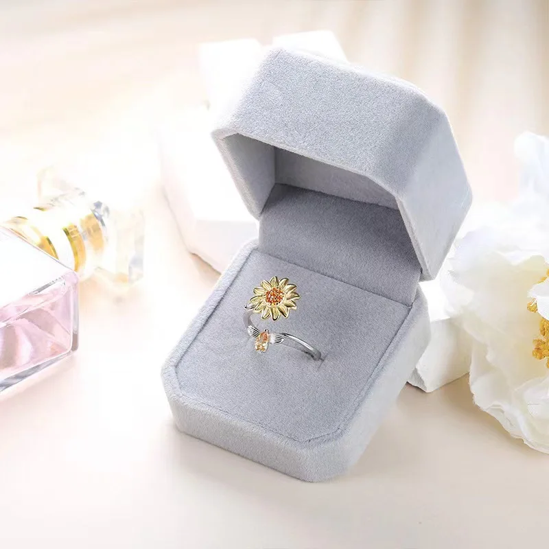 Rings for women 2026 luxury Bee Women's ring vintage accessories Sunflower Rotating Ring Sunflower Rings