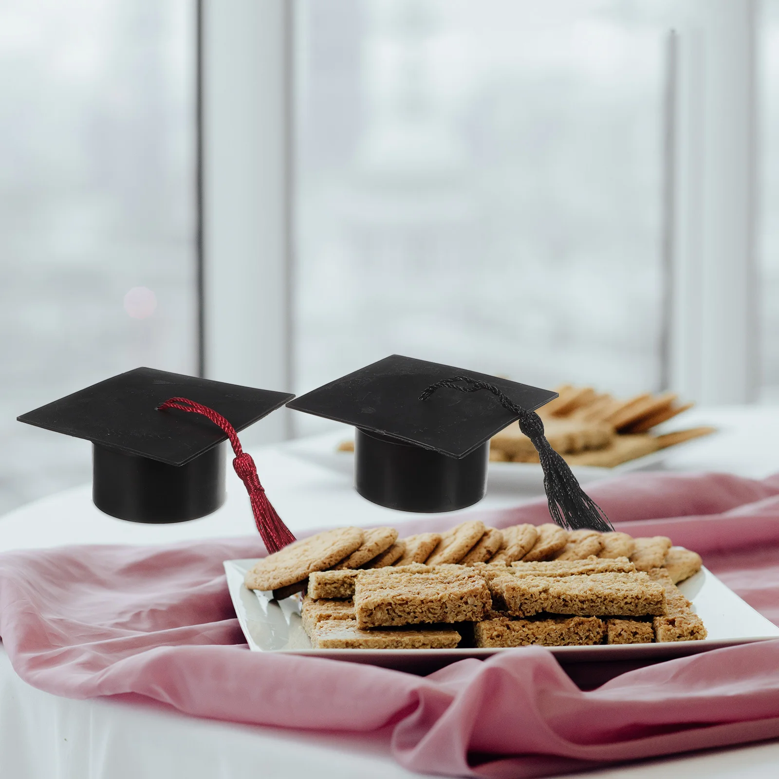 

6Pcs Graduation Hat Candy Boxes Tassel Portable Lightweight Graduation Party Favors Gift Boxes Decoration Supplies