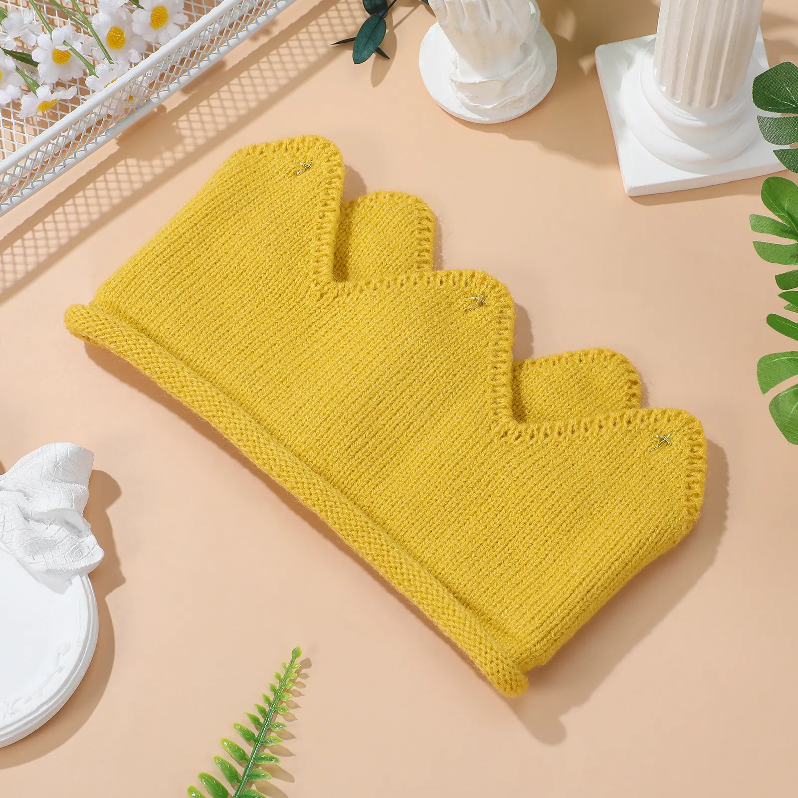 

Warm Knitted Crown Hat for Baby Kids Thick Stretchy Acrylic Hat for Winter Parties Photo Shoots Blue Unisex Adorable Gift Idea