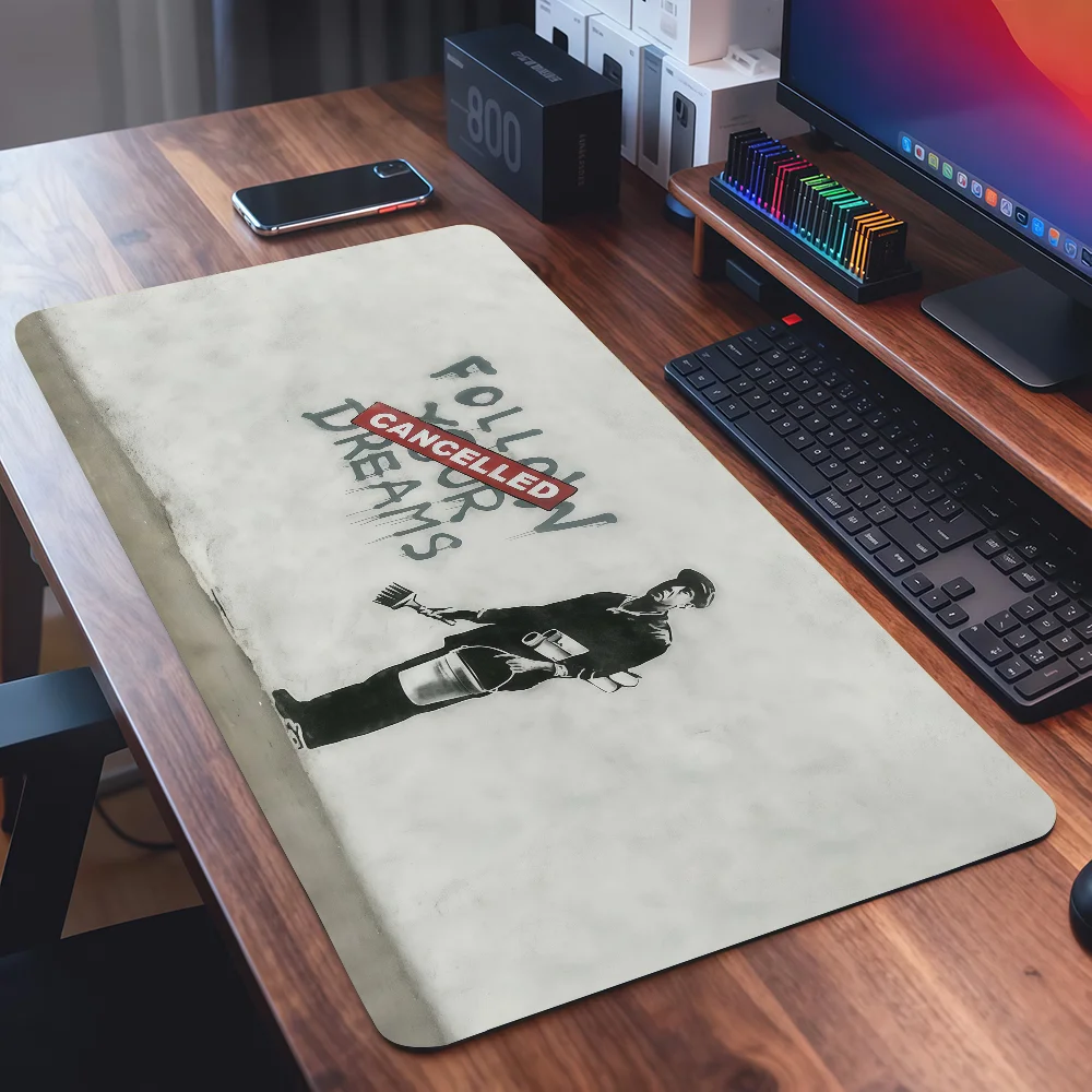 Street artist B-Banksy Mouse Pad Square Office Gaming Desk Mat Waterproof Non-Slip Rubber Decorative