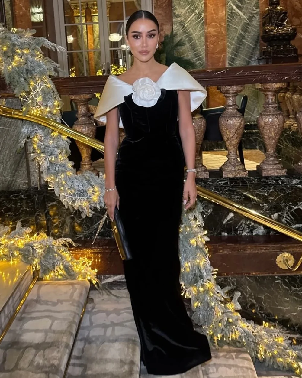 

Customized Exquisite Velour Pleat Flower Straight Off-the-shoulder Long Evening Dresses Luxury 2025 Celebrity Fashion