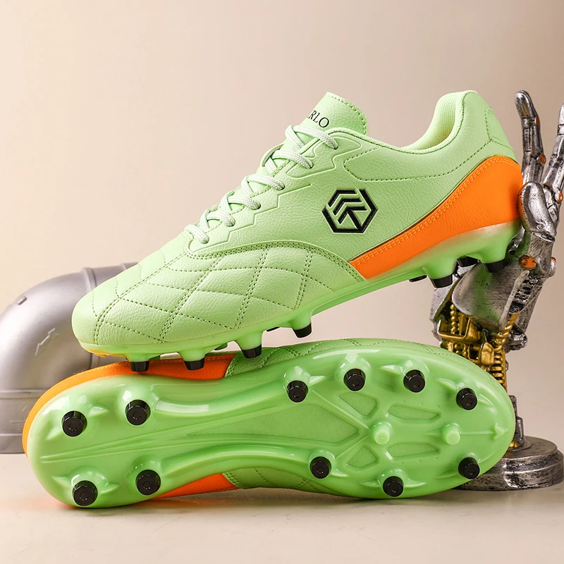 

A pair of anti-slip and wear-resistant training football shoes suitable for boys, with good control of ball frictionHX-R2506
