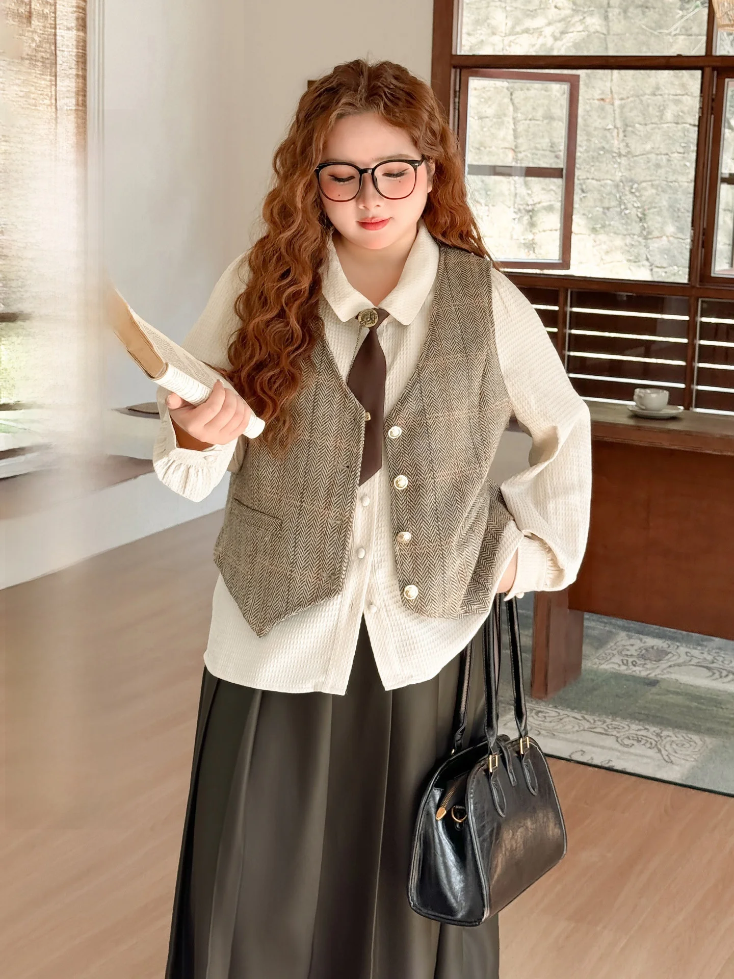 

Limited Edition plus Size Women's British High-End Style Set Vest Shirt Leather Skirt Three-Piece Set Fashionable Commute Kor...