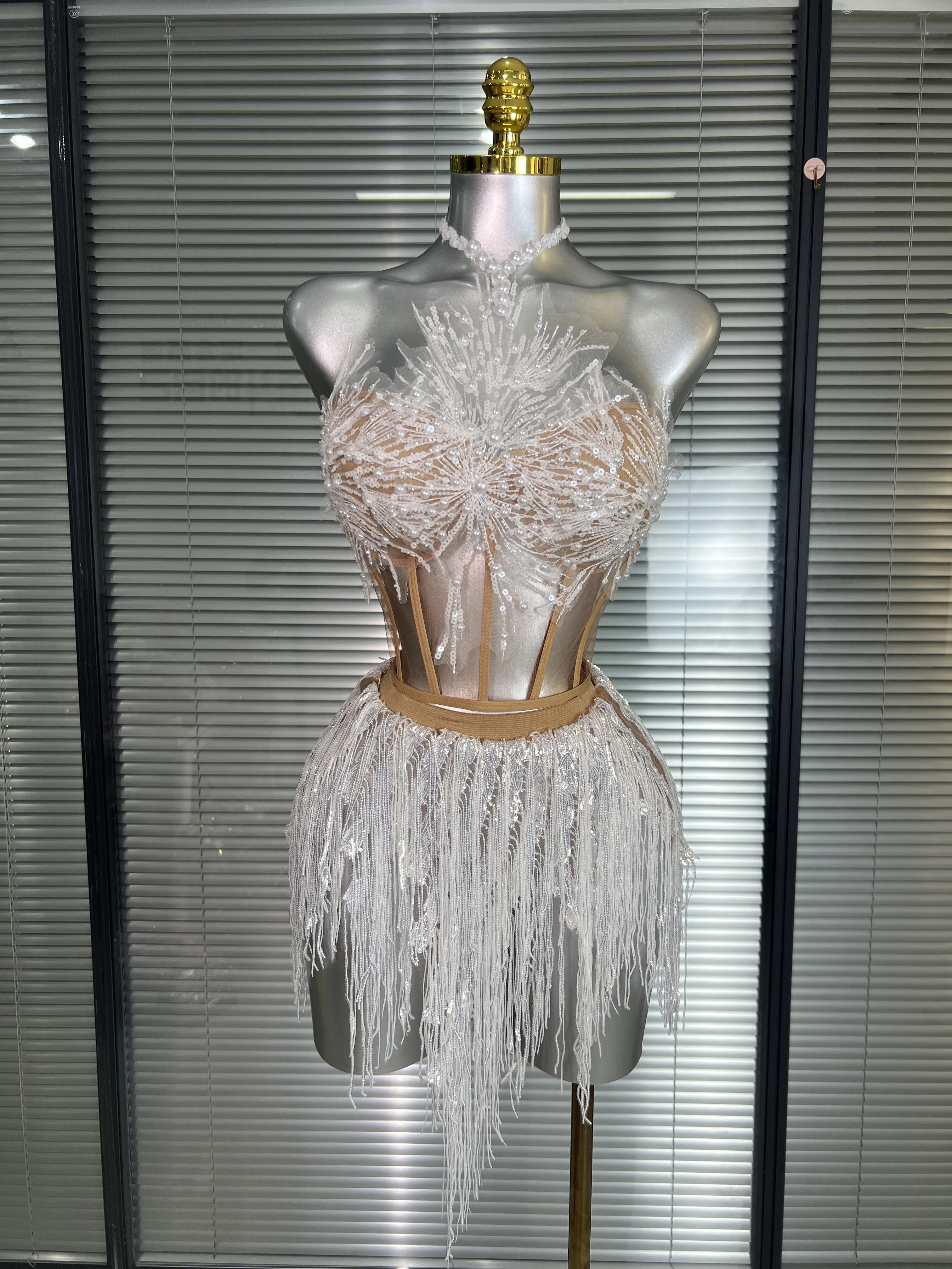 

Women Sexy Sequins White Sparkly Two Pieces Set Shinning Fancy Night Club Skirt Suits Singer Dancer Stage Costume