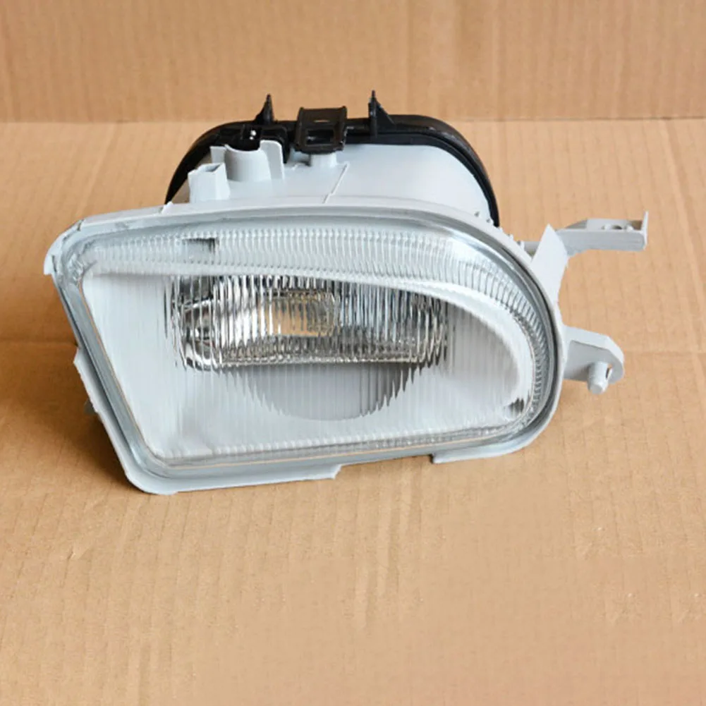 

A66P-2Pcs Car Front Fog Light Fog Lamp For Mercedes-Benz W210 E200 E220 E240 E280 E300 1708200156 1708200256