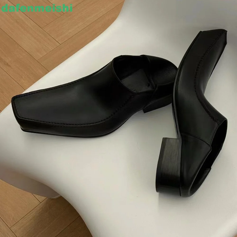 Kobiety/mężczyźni Square Toe Flat Sole Shoes Head Tilt Slip On Black Leather Shoes 2024 Summer New Loafers Chunky Heel Fashion Shoes