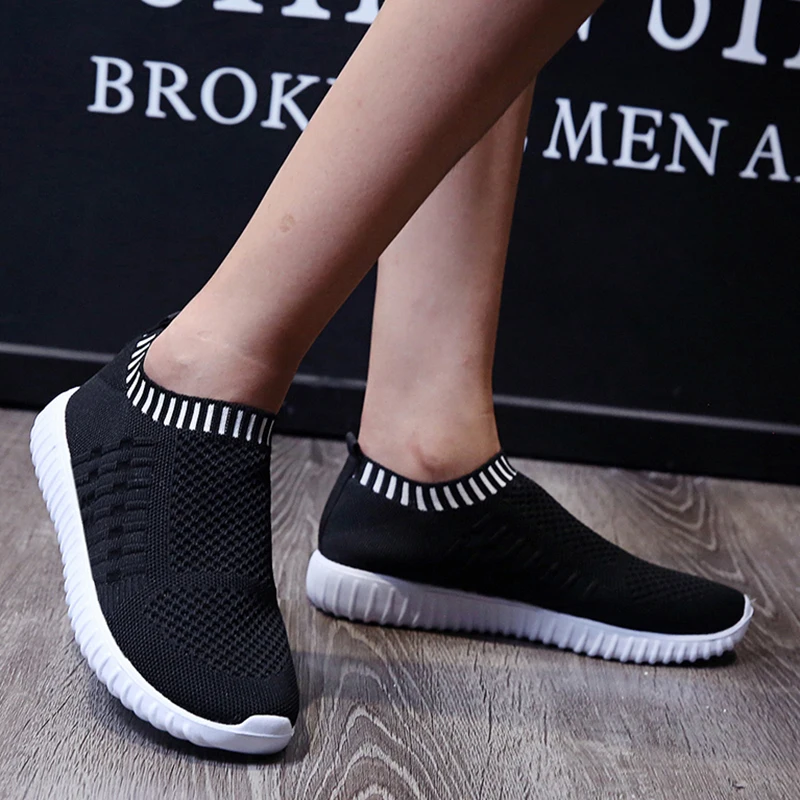 Autumn Knitting Platform Sneakers Women Fashion Striped Slip-On Sports Shoes Ladies Breathable Non-Slip Flat Heel Sneaker Shoes