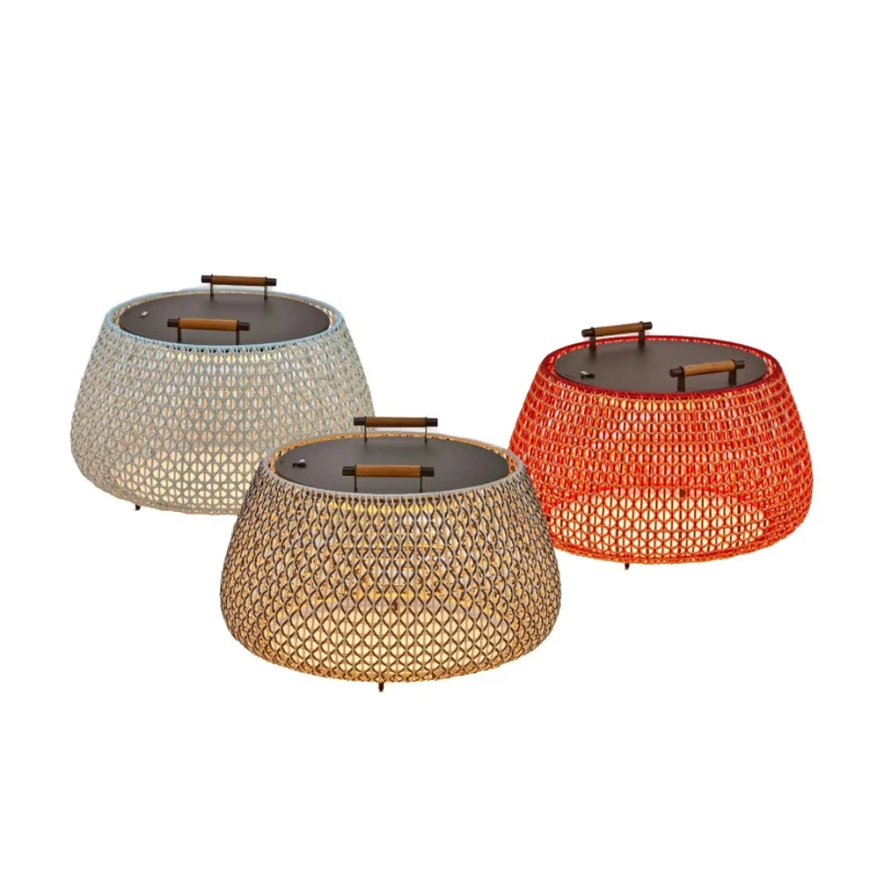 

Modern Outdoor IP65 Light Emitting Diode Floor Lamp Simple Waterproof Solar Table Lamp with Hand Woven Lawn for Patio and Garden