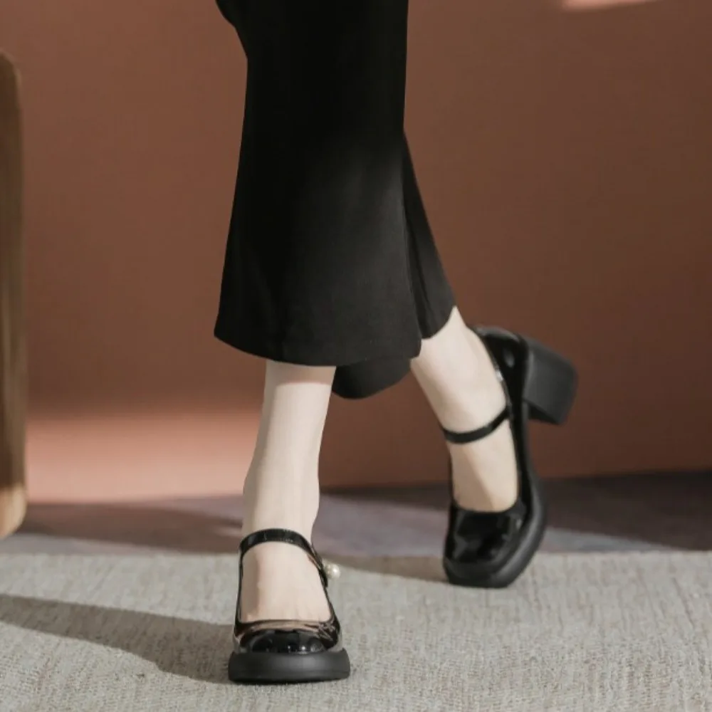 Chic punta quadrata scarpe con tacco alto fibbia alla caviglia scarpe Lolita con tacco in pelle solida décolleté con plateau JK scarpe Mary Jane donna