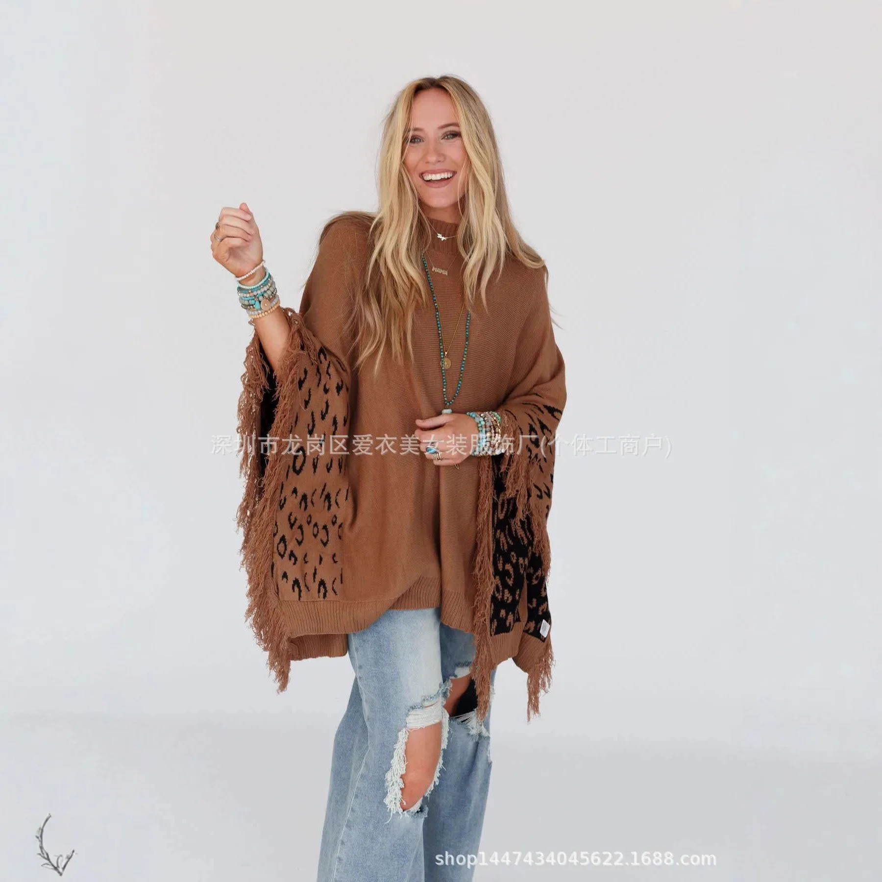 سترة جديدة لخريف وشتاء 2025 برقبة دائرية محبوكة فضفاضة متوسطة الطول باللون البني للنساء سترة ذات تصميم متعدد الاستخدامات