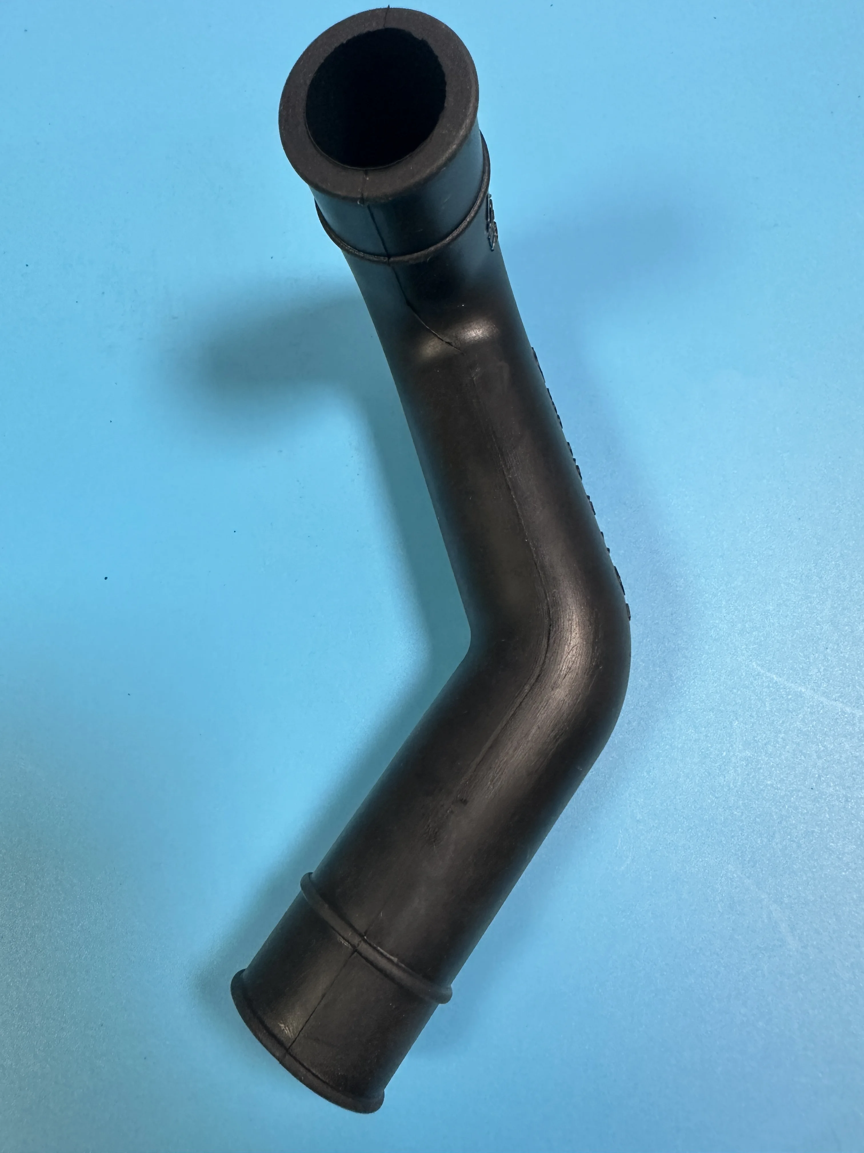 

Genuine Blow By Outlet Hose Assy 6650101471 For Ssangyong Actyon Kyron Actyon Sports
