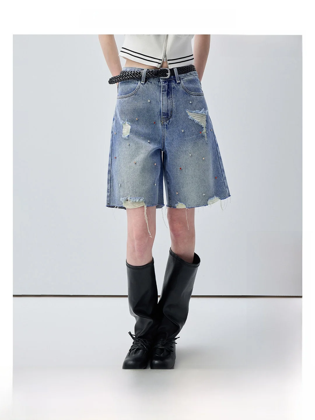 

American Style Diamond Decorated Denim Shorts VEGA CHANG Summer 2026 Commute Style Loose Fit Versatile Shorts High Waist Stra...