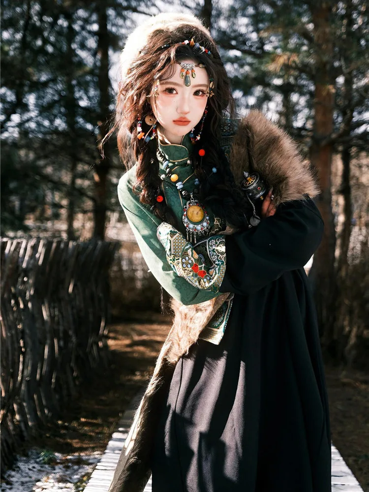 

Tibetan Women's Winter Faion Snowscape Photoaphy Ethnic Sle Tibetan Robe Portrait Travel Photoaphy Tibet ooting