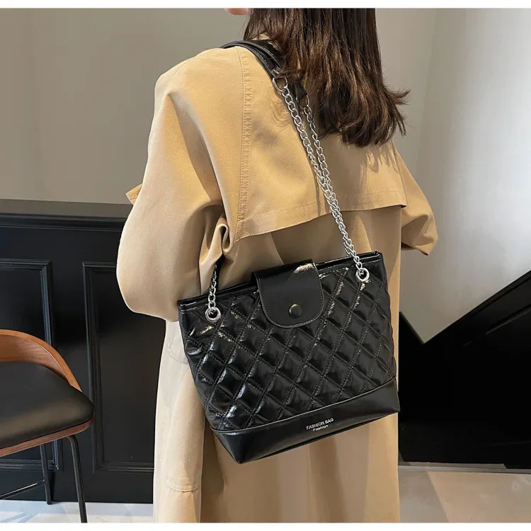 Bohemian Code! 2025 Korean Stitch Tote - Dumpling Bucket Style, 2 Ways Carry, Creative Commute