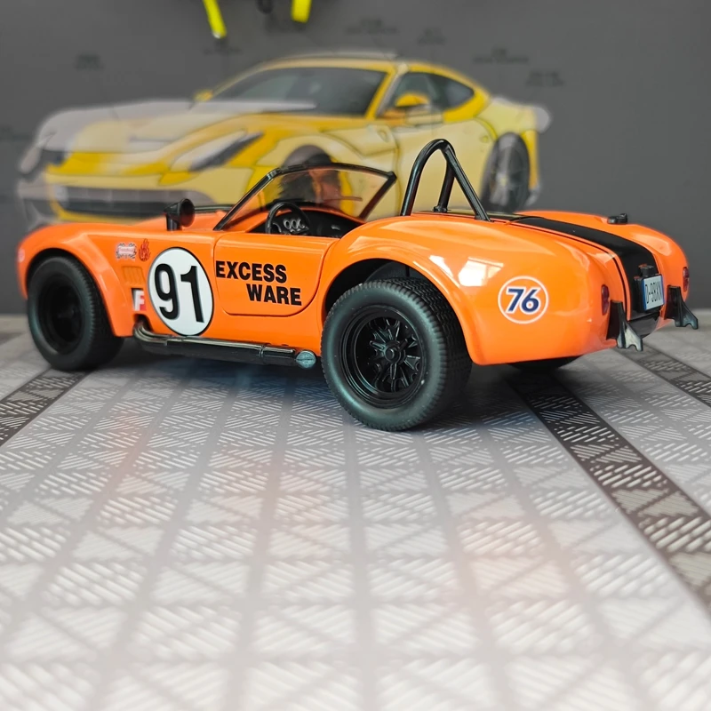 1:22 simulation Ford sports car alloy model car doors and engine hood, trunk can be opened has simulated sound and lighting view 3