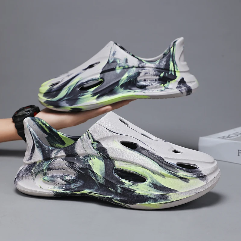 

Новые летние мужские сандалии большого размера с камуфляжным отверстием, пляжные нескользящие слипоны из материала EVA, удобная сенсорная обувь