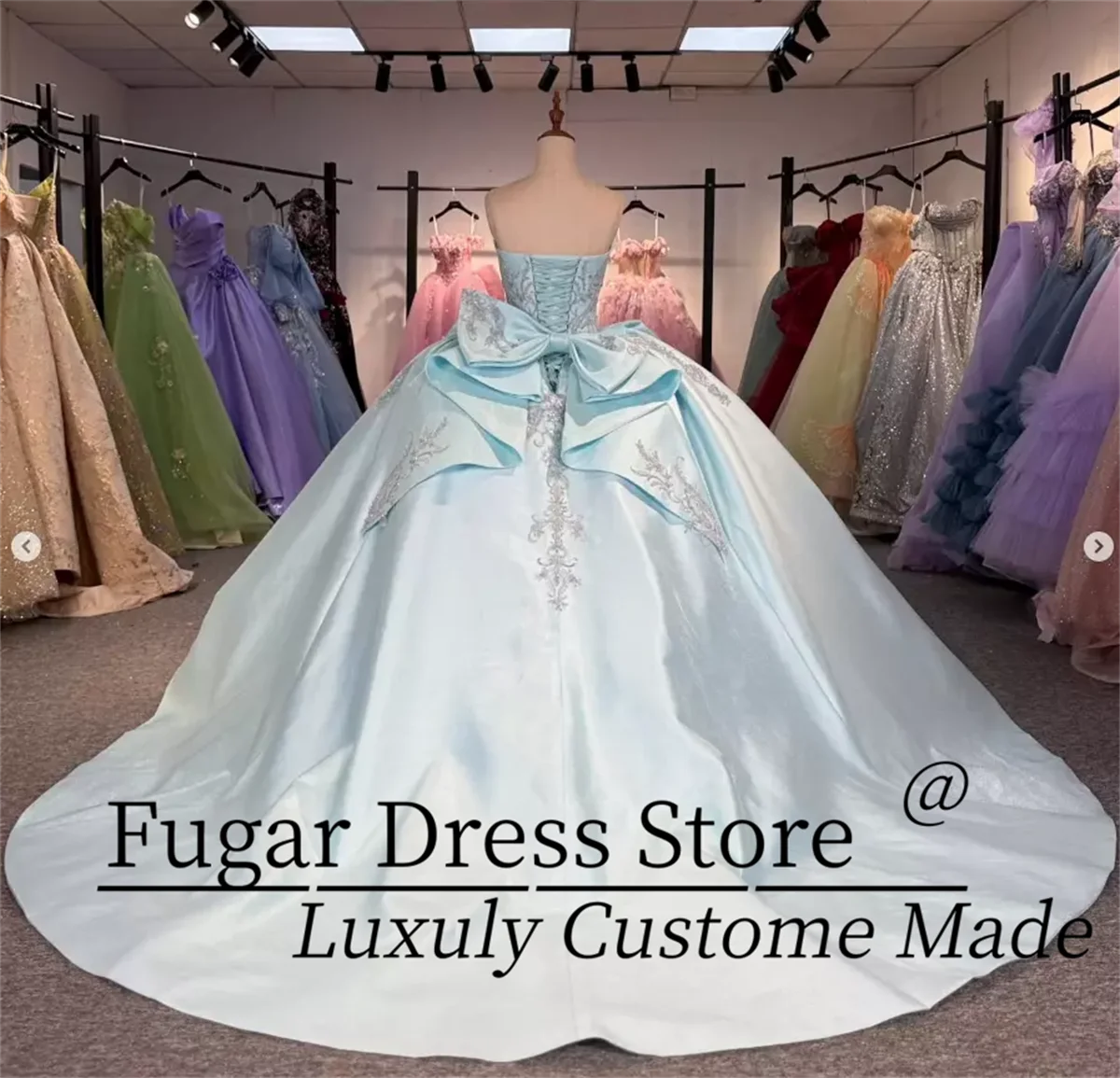 Robe De princesse Quinceanera en Satin bleu ciel, personnalisée, luxueuse robe brodée avec des appliques détachables avec nœud papillon