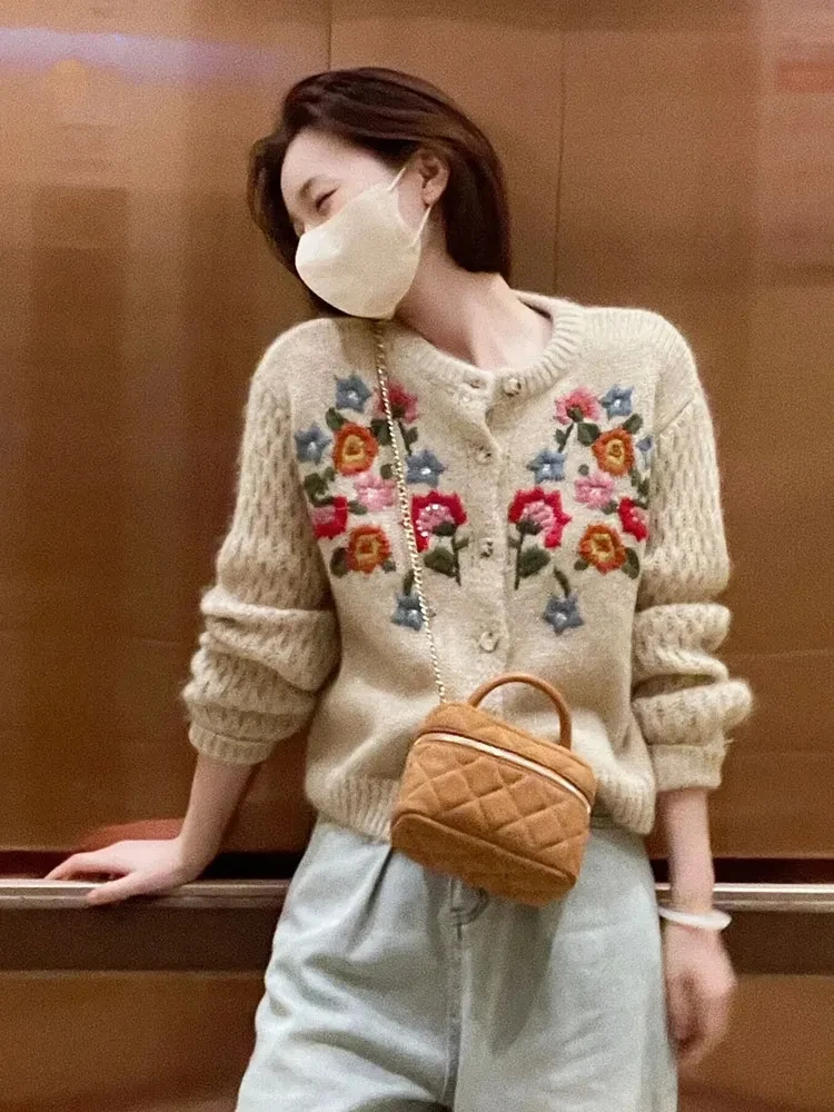 Women\'s Clothing Cardigan Jumpers Sweaters European western-style small figure flower knitted fragrant autumn winter Sweaters