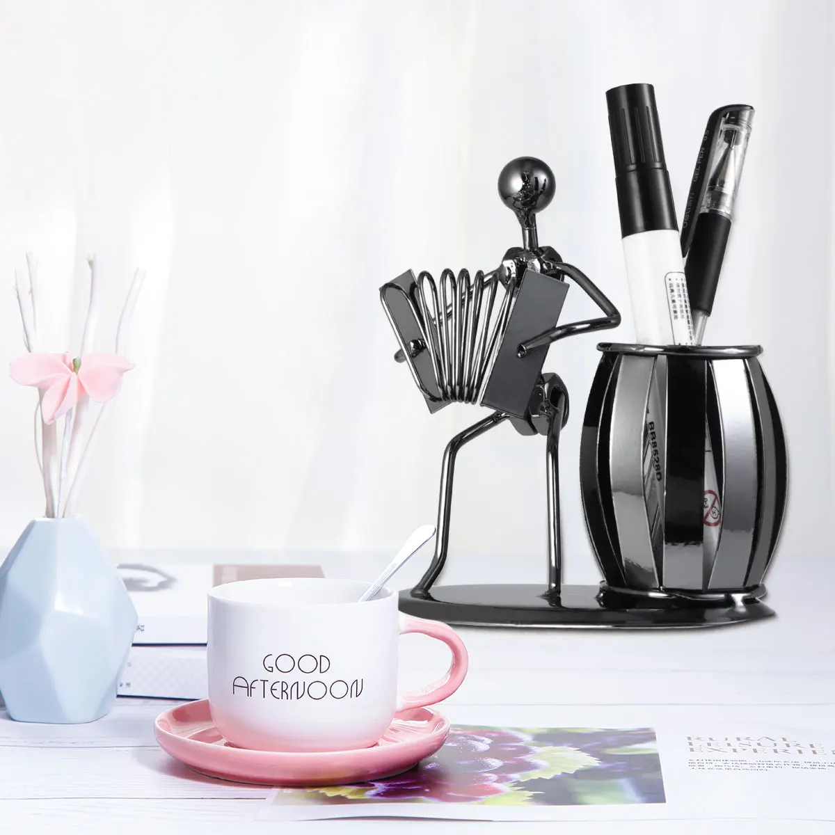 

Iron Accordion Pen Holders Stationery ganizer Makeup Brush Holder Container Office Supplies Student Lightweight Creative