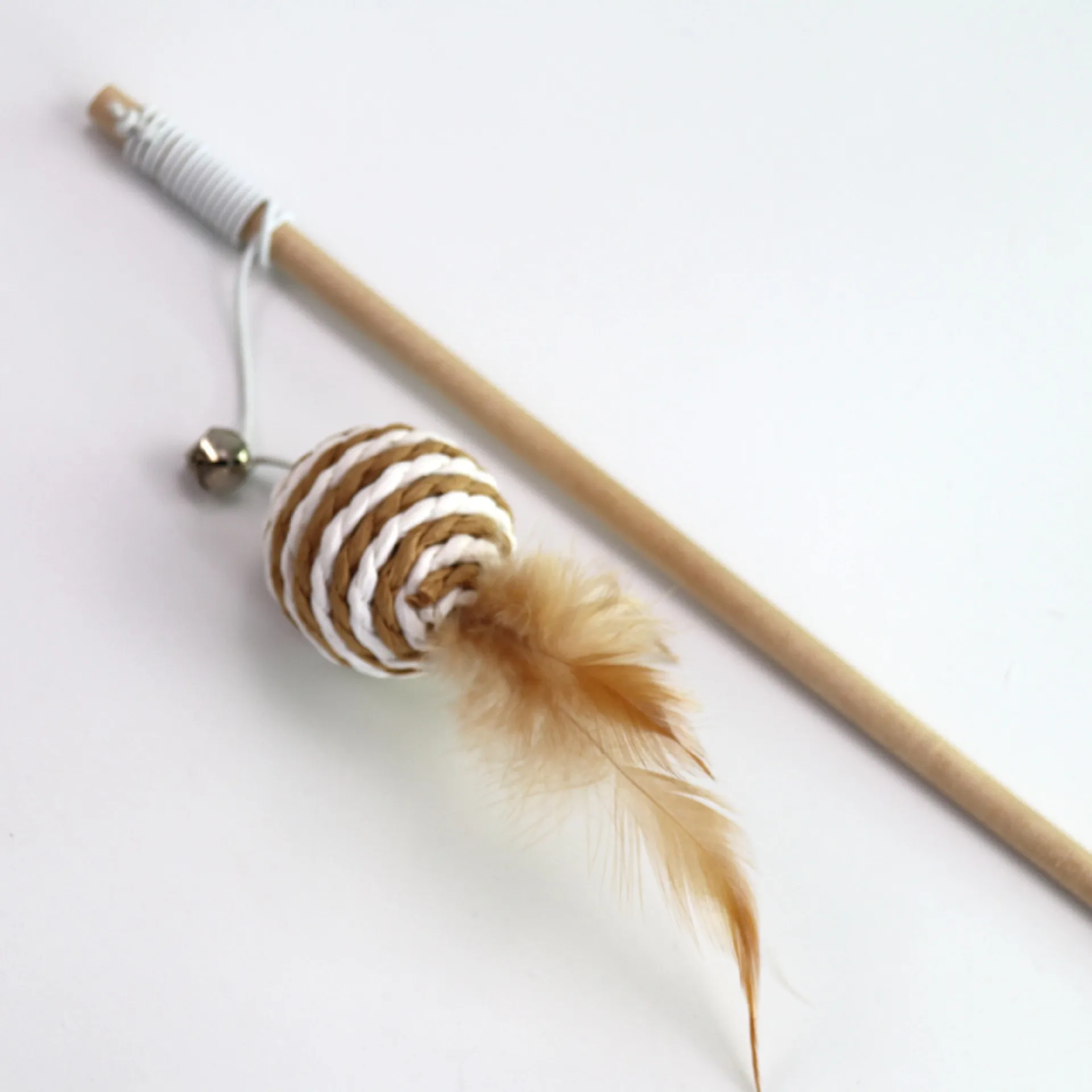 1PC Teaser Feather Toys Kitten Funny Colorful Rod Cat Wand Toys Wood Pet Cat Toys bastone interattivo Pet Cat Supplies